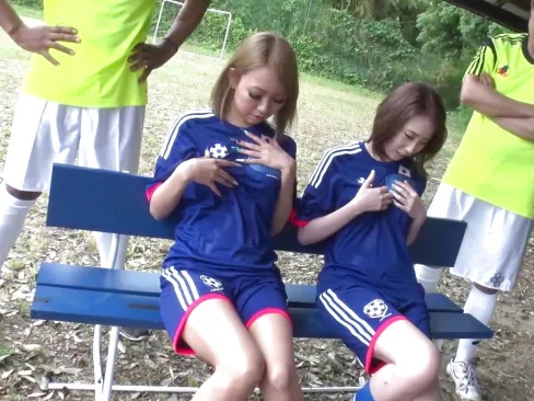 ASIAN JAPANESE PORN HORNY BITCH GAGS ON A HUGE COCK AS